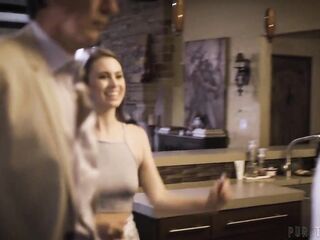 steve holmes Jill Kassidy Petite Hands