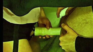 Une jolie Polonaise aux formes généreuses se fait prendre à quatre pattes.