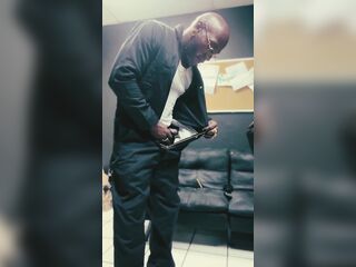 Big thick JOCK flash in my work uniform ???? Onlyfans @CesarBelifonteUncut