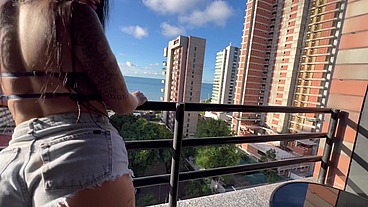 Had sex with my neighbor on my apartment balcony, everyone watched, see what happened next - DRII CORDEIRO