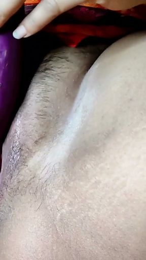 I wana fuck you Baby Aaj Chudane ka Bahu man Kiya to Baingan brinjalse kam chalata   Clip 2