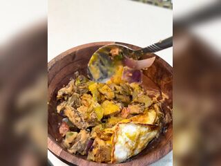 Black Large Ass Twerked Nude at the Kitchen During the time that Cooking