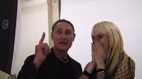 I am a Japanese MILF gets fucked in the pussy