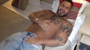 il se fait masacrer le cul par la pornstar viktor rom