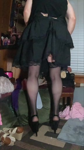 Daphne wiggles her ass in ruffle skirt