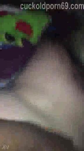 Amateur wife needs an extra cock so she tries threesome sex