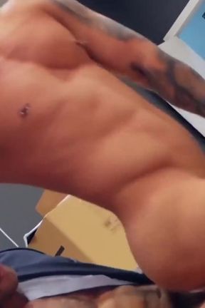 Menatplay Apolo Fire anal fucked by businessman Diego Reyes