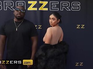 BRAZZERS - Violet Myers Shows Off Her Paparazi - Raissa Conte