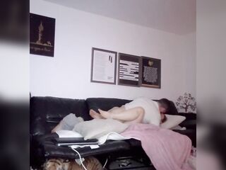 Real Couple Energy – Golden-haired Amateur, Loud & Unfiltered, Multiple Explosive Orgasms