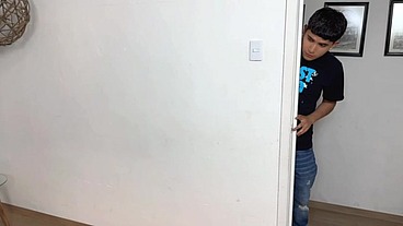 Mi hijastro me coge el culo cuando su papá no está en casa