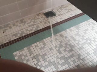 Pissing in gyms shower