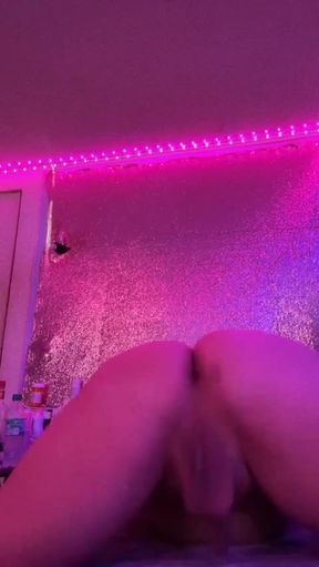 Alexavanity/Sadlittlesinner twerking!