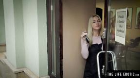 ”Slim & big breasted blonde Nathaly Cherie shaves her twat before fingering”