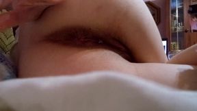 I want to cum without hands &mdash;  so I masturbate &mdash;  tightly squeezing the clitoris with my hips