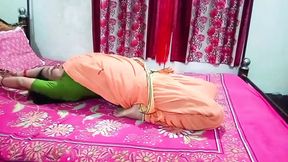 🥵Painful anal try- Indian wife pinki try First time anal in sexy saree to make her husband happy.