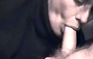 Salope debutante taille une felation en gros plan, PORNO & video porno gratuit