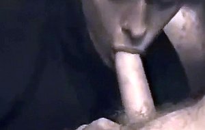 Salope debutante taille une felation en gros plan, PORNO & video porno gratuit