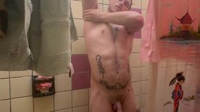 Me llene de CUM eyacul�ndome encima y tuve que pegarme un lindo ba�o