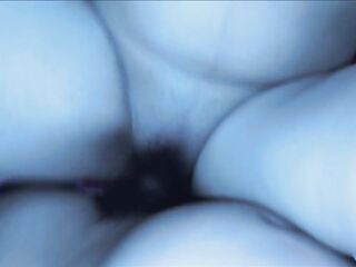 ella se sienta y salta hasta eyacular su delicioso coño de ébano en la polla????????????????????