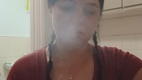 Smoking like a young and pretty girl