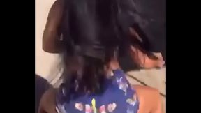 Novinha carioca dan&ccedil_ando funk de shortinho