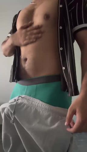 Horny Indian Twink Prepares for Grindr Daddy, Secret Wank & First Online Cumshot