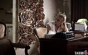 MILF psychologist Nicky Thorne DPed with a big cock and a huge dildo