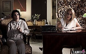 MILF psychologist Nicky Thorne DPed with a big cock and a huge dildo