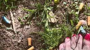 red nails + feet + ashes = perfection