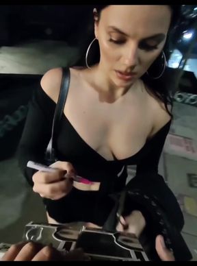 Celebrity brunette shows off her cleavage