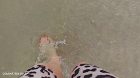 Good foot slut pedicures feet under water