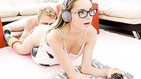 ”Exxxtra Small - Fucking For A Fortnight - Aften Opa”