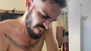 Sexo a 3 entre dotados, metendo muito no casal