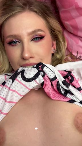 If you like my body, come get the full access, OnlyFans in bio!