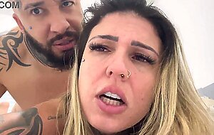 Falei pra ele que eu nao queria da o cu pq sou virgem ! mais ele colocou no meu cu e sem