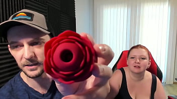 LUXONIA Red Rose Clit Vibrator Unboxing and Masturbation