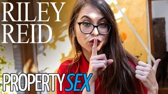 Surfer dude Chuck bones petite landlady Riley Reid in stockings