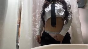 Mujer piloto masturbandose antes de ir a trabajar