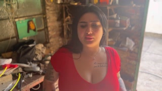 MOROCHA NALGONA fucks her husband's MECHANIC