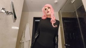 Sandy pink hair and black outfit