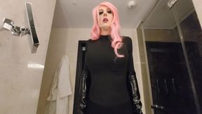 Sandy pink hair and black outfit