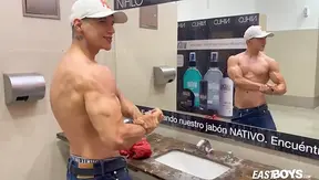 John Biancos Ripped Body Revealed: Steamy 18+ Flexing Session – TinyGays