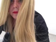 Blonde Bimbo CD sucks on bbc