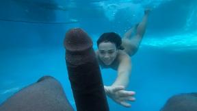 ”Underwater Sex Amateur Teen Crushed By big black dick Big Black Meat”