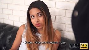 DEBT4k. La brillante Roxy Lips ha soddisfatto l'_uomo che &egrave_ venuto per i debiti