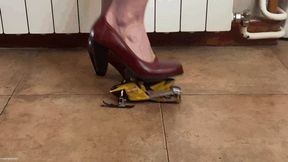 ANGRY KIRA CRUSHING SNOWMOBILE TOY - MP4 Mobile Version