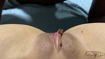 Namorando a buceta molhadinha da minha madrasta e depois enfiando até as bolas no cu da Milf Safada.