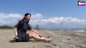 Public Self-play - a True Ona-girl Records Her Quiet Peak on a City Walk Chapter-4