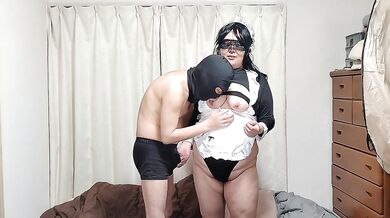 【 ぽっちゃり爆乳熟女妻 】メイドコスプレ② セクシーメイド衣装でディープキスやおっぱいを愛撫したりお互いのちんぽとおまんこを触りあい、我慢できなくなってフェラ Plump, busty mature wife in maid cosplay (part 2)