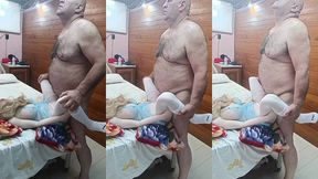 loira de 19 anos voltou a ficar com o coroa ela quer pica todos os dias